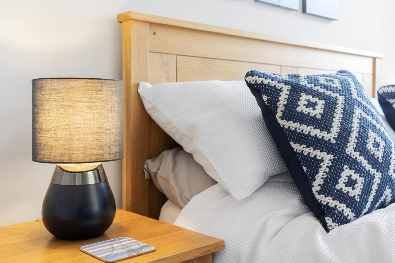 A Modern And Cosy Apartment Just Yards From Brixham'S Bustling Harbourside Εξωτερικό φωτογραφία